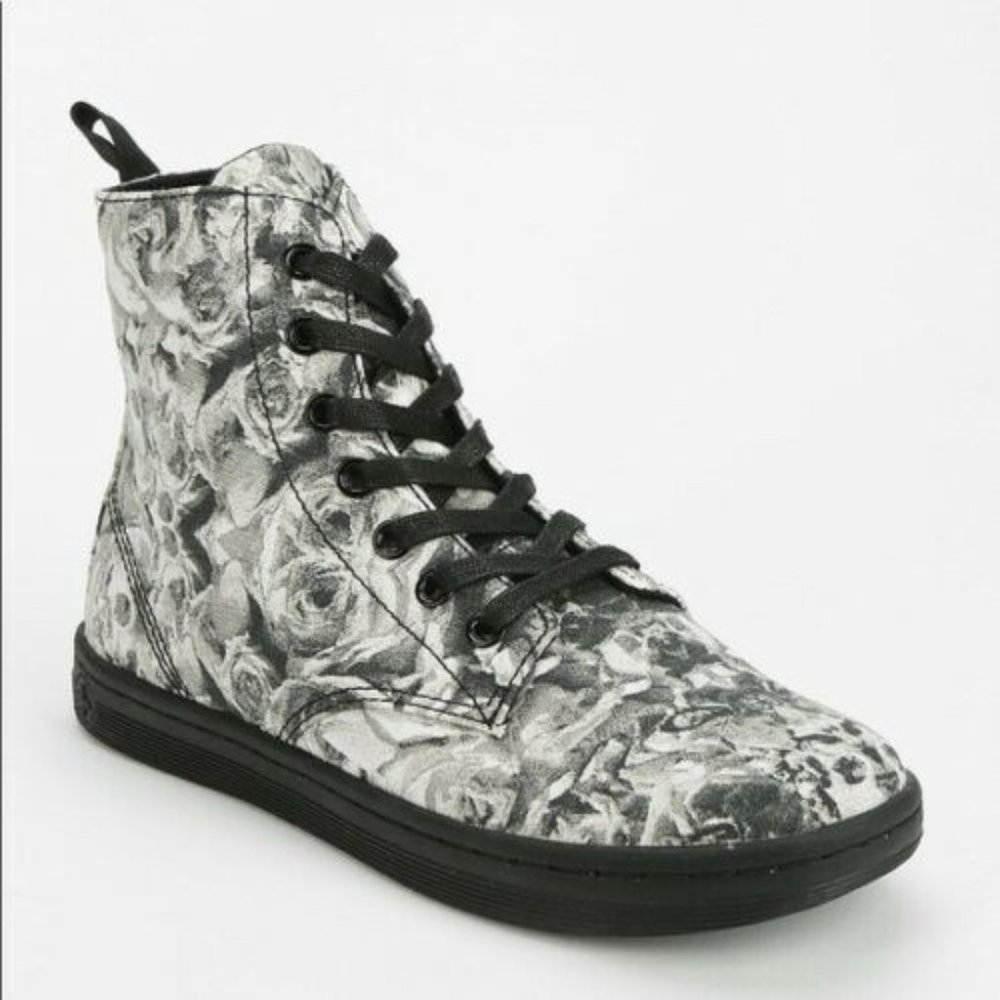 New DR. MARTENS Hackney Floral Skull Gray/White Canvas Boots Womens Size 7